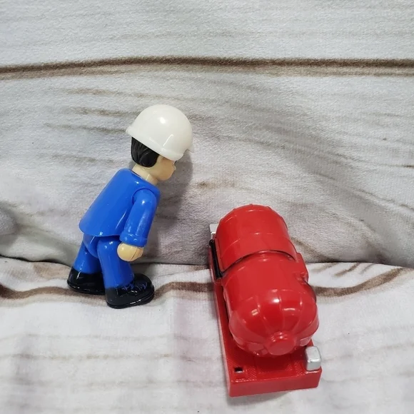 🌞SOLD🌞 Fireman Sam Airport Security Replacement Figure And Accessory 2.5 Inch - Picture 2 of 7